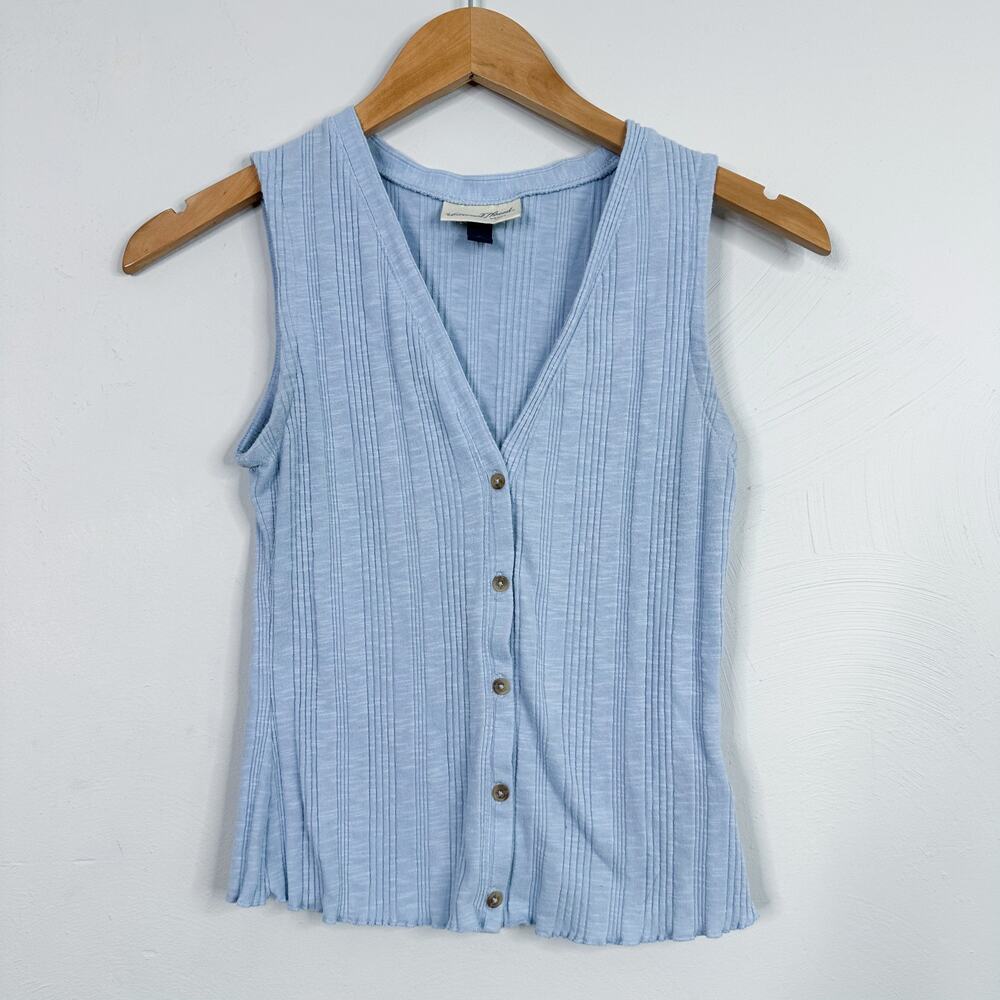 Universal Thread Light Blue Ribbed Sleeveless Button Front Sleeveless Blouse